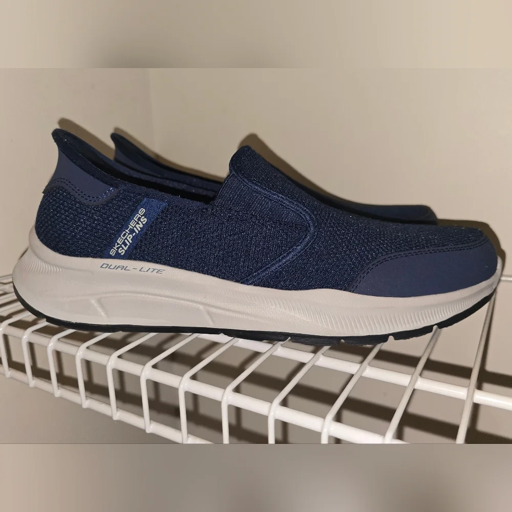 Skechers Men's Navy Hands-free Slip-On Sneakers Size 10 - Picture 1 of 13